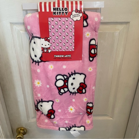 Pink Hello Kitty Blanket - NEW - Picture 5 of 7
